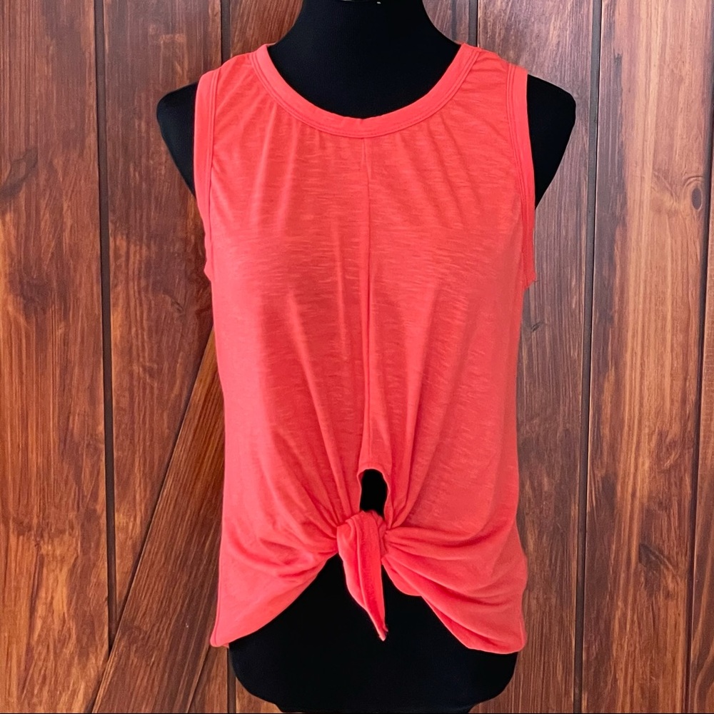 NWT Amelia James Tie Front Tank